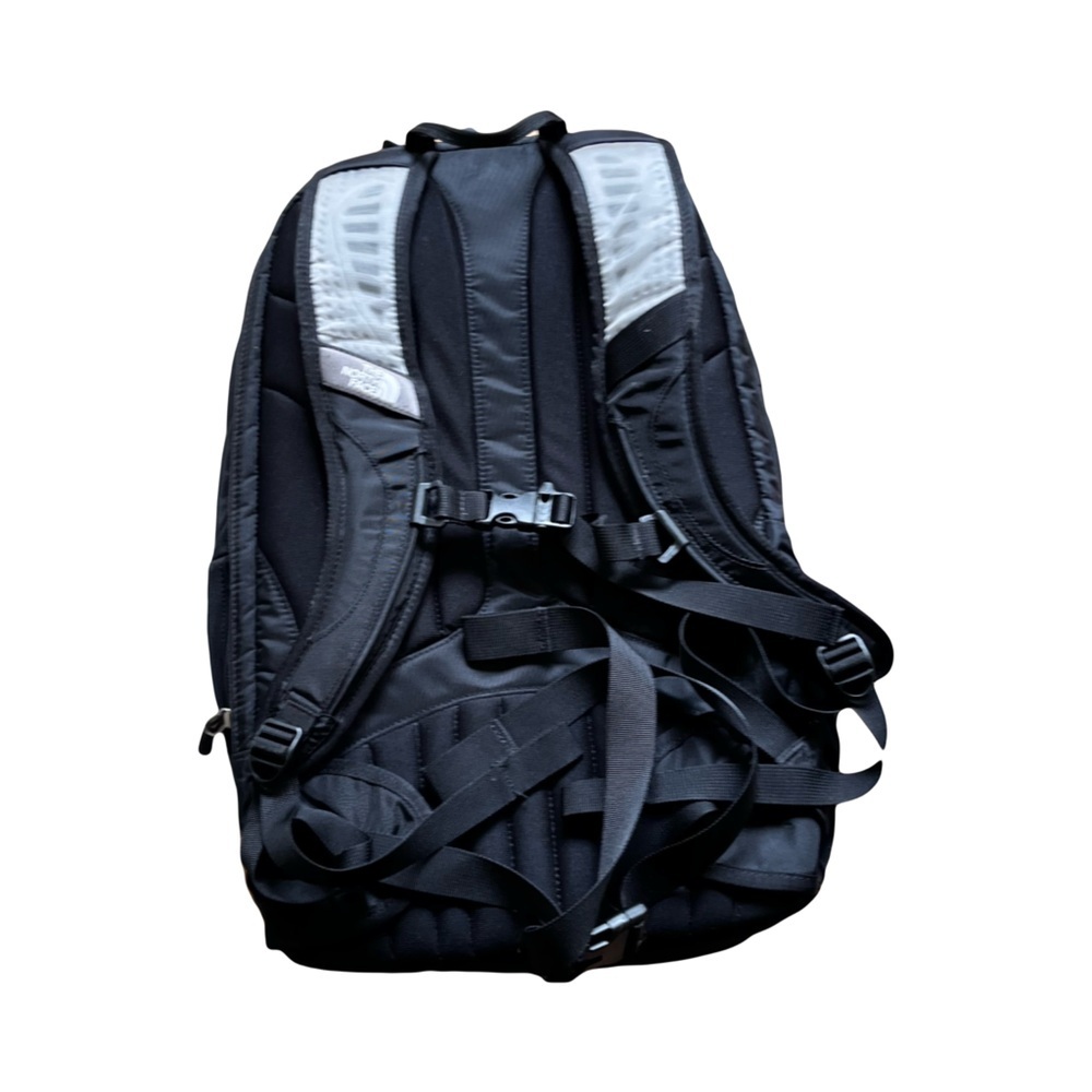 The North Face | Black 24L Mainframe Laptop Backpack - Picture 2 of 9